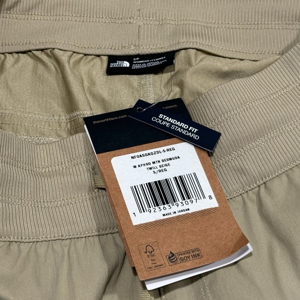 NWT! North Face Hiking Workout Activewear Bermuda Shorts - Size Small - Picture 7 of 9
